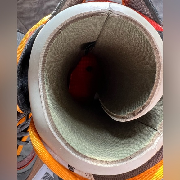 Burton Snowboard Boots - Picture 5 of 10